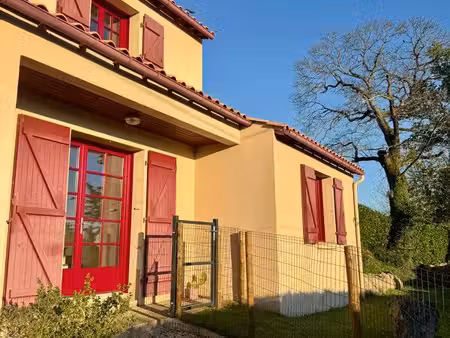 à vendre – maison familiale 120 m² – 4 chambres – pouzauges