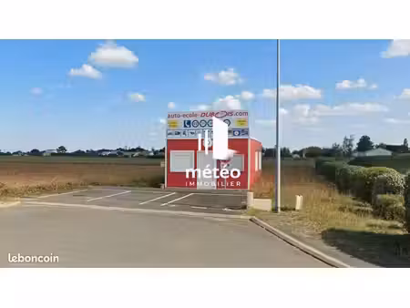 local commercial 36 m² angles
