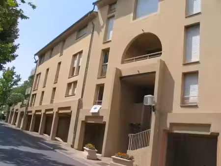 location meublée appartement 2 pièces 36 m² à eguilles (13510)  815 €