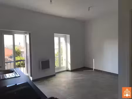 location appartement 3 pièces 50.1 m² à salon-de-provence (13300)  790 €