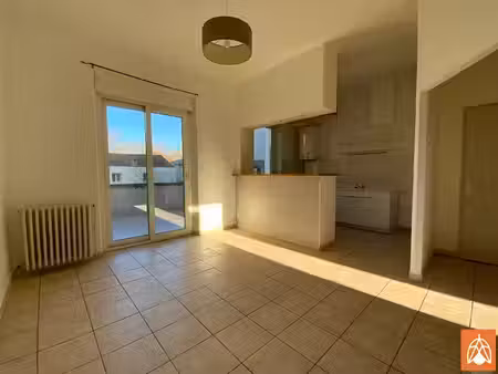 location appartement 3 pièces 54.92 m² à salon-de-provence (13300)  809 €