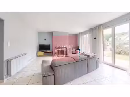 mesnil saint denis (78) - maison 6 p 132 m2