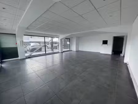 a louer 92m² - local bureau à jarry  97122 baie-mahault