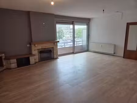 agréable et spacieux appartement avec balcon