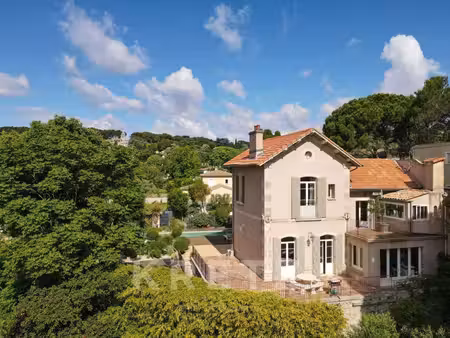 maison de luxe à vendre à villeneuve-lès-avignon