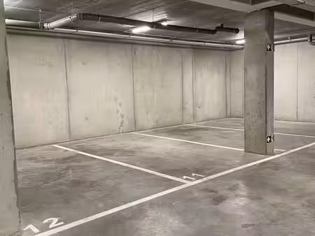 parking à louer sint-jans-molenbeek - tour& taxis