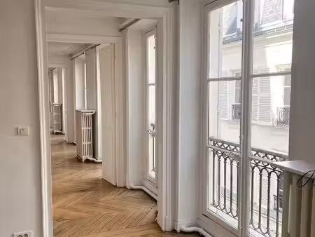 97m2 à louer rue de bourgogne - 2 chambres