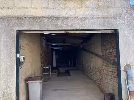 garage/box 52m2 à louer