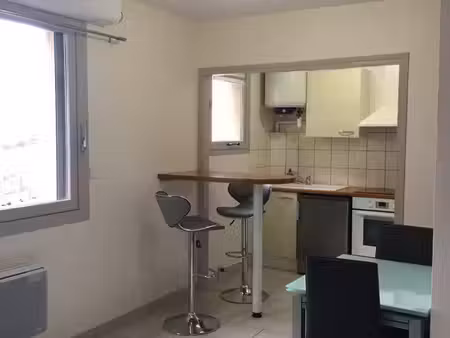 location studio meublé