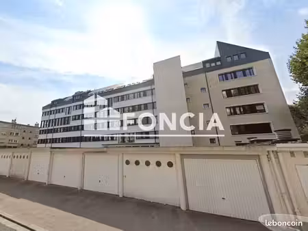 stationnement 10m² à louer 100 - caen 14000