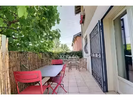 appartement rénové avec gout de 86 40 m2 - 4 pièces  3 chambres avec terrasse de 13 60m2 e