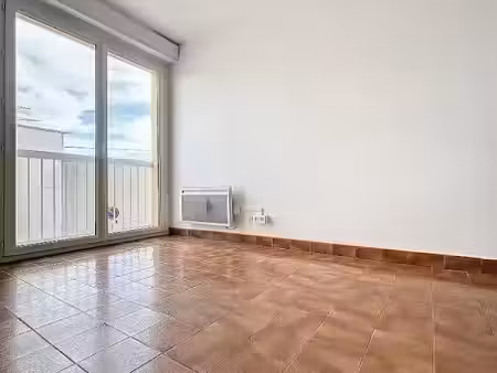 location appartement 1 pièce 18 m² à montpellier (34000)  399 €