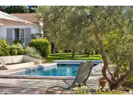 villa de luxe à vendre à saint-zacharie