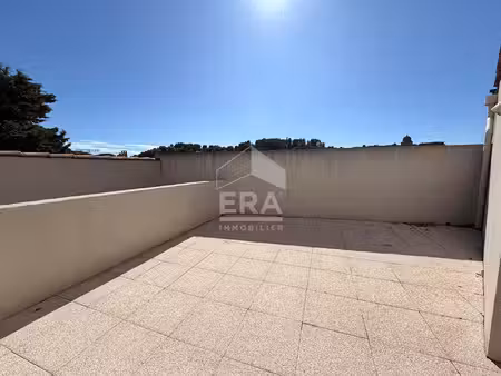 saint-chamas - appartement 2 pièces avec grande terrasse - ascenseur - parking