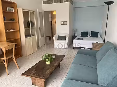 studio meublé avec ascenseur et local à vélos