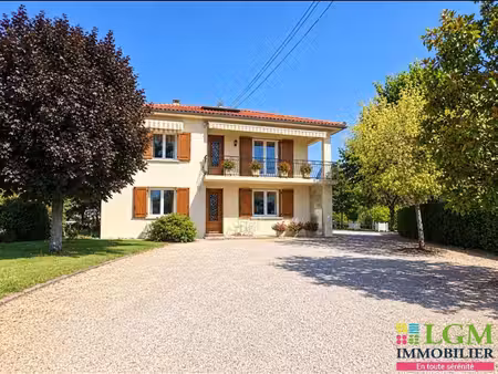 gaillac  maison de 175 m² avec piscine  garage-atelier et terrain clôturé de 1800 m²