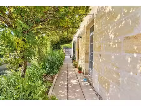 maison bourgeoise de 237 m² avec piscine