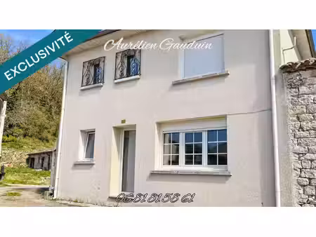 maison rénovée avec 3 chambres et extérieur clos