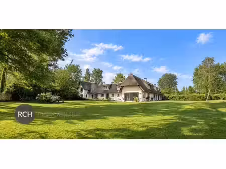 secteur montfort-l'amaury - superbe chaumière entièrement rénovée avec maison d'amis  pisc