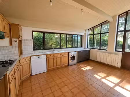 maison de caractère avec jardin et dépendances