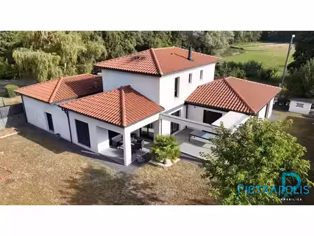 villa contemporaine 2018 – bien rare à châtillon-sur-chalaro