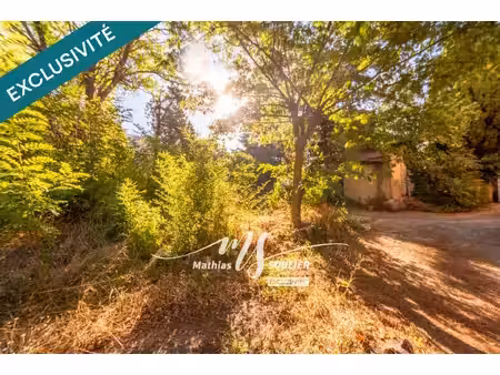 terrain constructible de 473 m² proche du centre