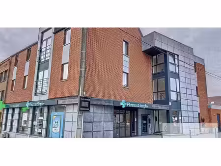 appartement à louer à marche-lez-écaussinnes pour € 890 avec 1 chambre à coucher
