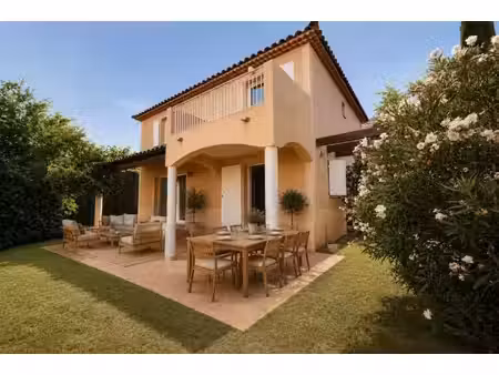 villa 5p résidence privée avec piscine à salon-de-provenc