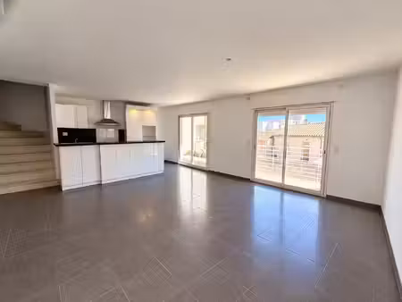 nîmes  appartement t4 avec vue  2ème et dernier étage en triplex avec 3 terrasses  3 chs  