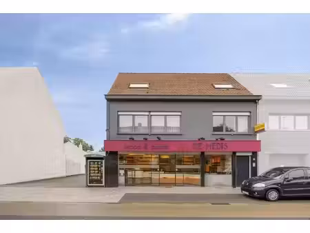 propriété commerciale avec maison  6 chambres  à vendre dans