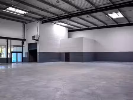 vente entrepôt marines 95640 1301m²