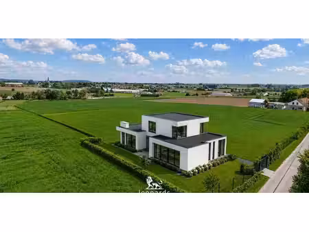 maison à louer à tiegem pour € 2.950 avec 4 chambres à coucher