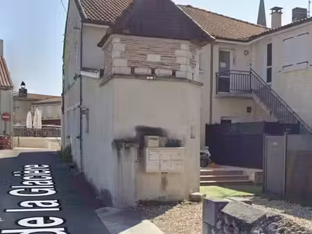 grand t2 duplex 56 m² – centre-ville de la roche-chalais