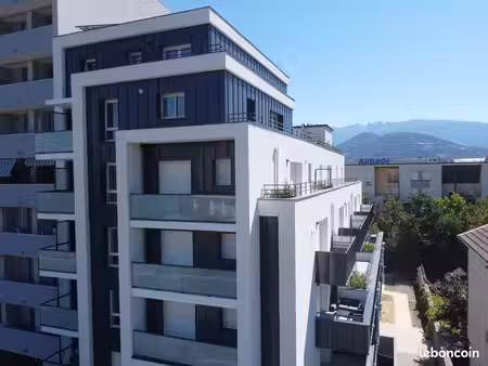 t3 recent 4eme etage avec garage en rdc