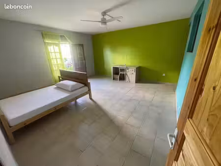 bas de villa 2 chambres à gourbeyre - frais et calme - 800