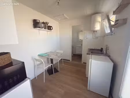 appartement de plain pied avec terrasse et jardinet