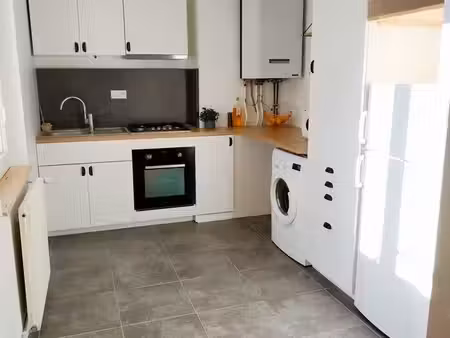joli appartement meublé (foch/capuche)