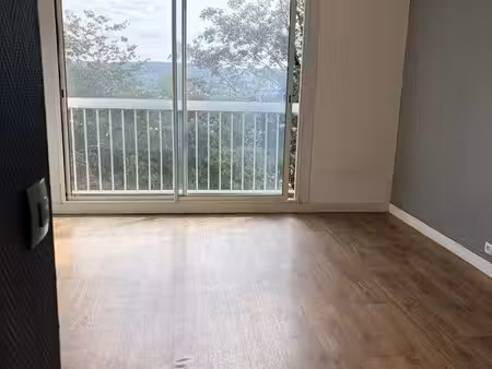 location appartement studio à la maine