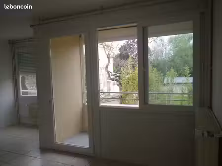 appartement climatise dans residence calme