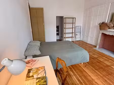 ? chambre-studio privatif dans une grande maison – idéale pour étudiants ou jeunes actifs