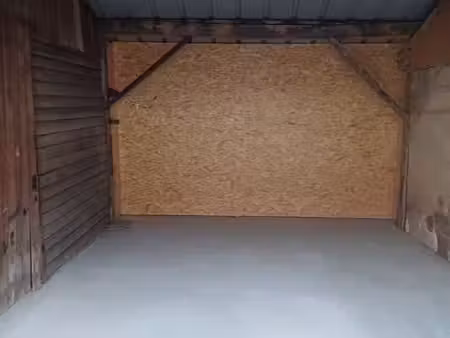 garage box av des prés le roi
