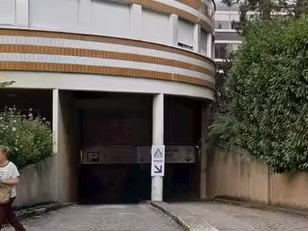 parking a louer le vesinet