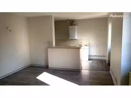 a louer beau t3 + garage rénové quartier plateau/gare
