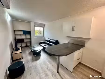 f2 de 28m² avec parking et climatisation réversible