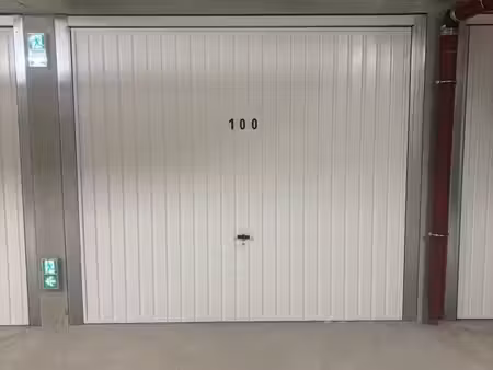 loue garage 140 euros hyper centre aix les bains