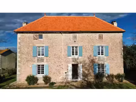 9 pièces 245 m2 - terrain 5470m2 - 7 chambres