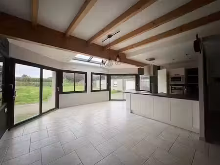 location maison 5 pièces 115 m² à saint-renan (29290)  1 110 €