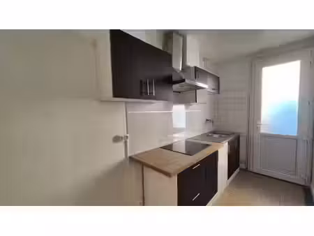 a vendre  lestelle-betharram  maison de village 2 chambres de 97 78 m² sur une parcelle de