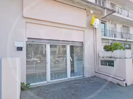 location commerce 15 m² à cagnes-sur-mer (06800)