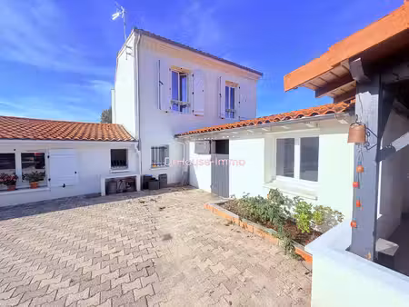 saint-laurent-médoc - authentique maison en pierre de 260 m² | 6 chambres | piscine | + 2 